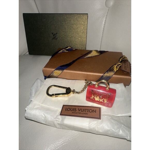 Louis Vuitton Portecle Speedy Inclusion Keychain Gold Red Pink LV Logo Bagcharm - Picture 2 of 13